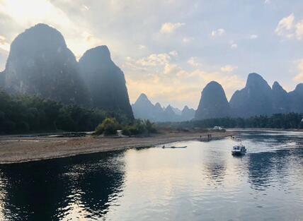 广西桂林龙颈河漂流、兴安乐满地二日游